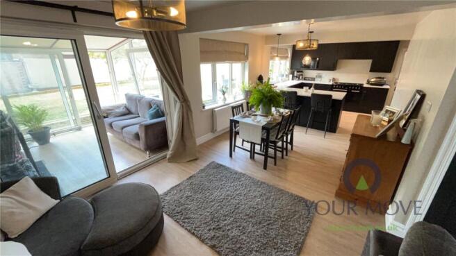 Dining/Kitchen Area