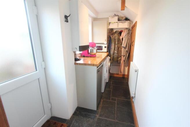 UTILITY ROOM TO REAR