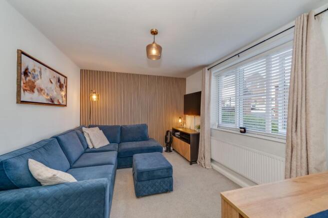 2 bed Flat for sale Image 4