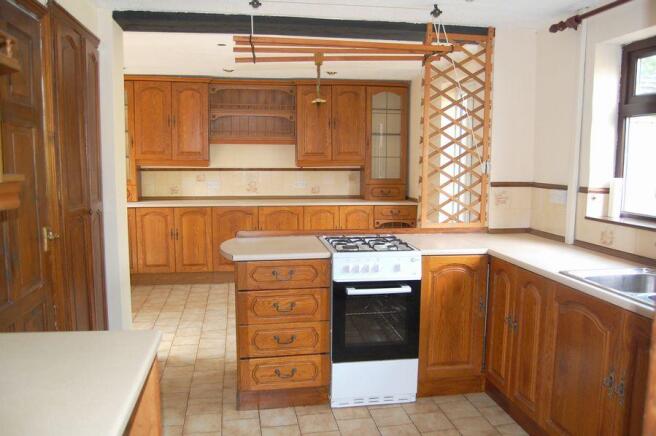 KITCHEN/BREAKFAST ROOM