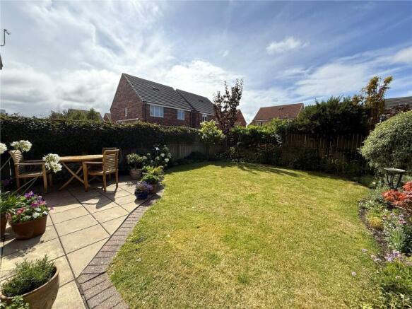 Alderman Close, Redcar, TS10 photo 3