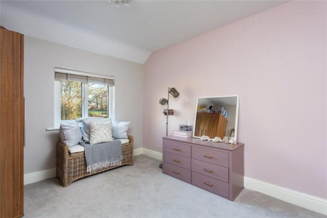 4 bed Semi-Detached for sale Image 9