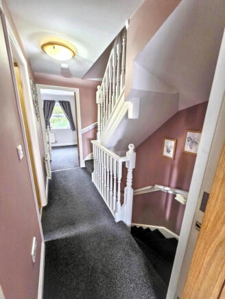 3 bed Semi-Detached for sale Image 10