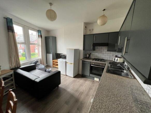 beechwood-crescent-ls4-2ll-1058118