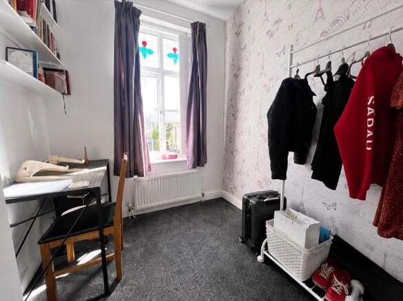 4 bed Semi-Detached for sale Image 12