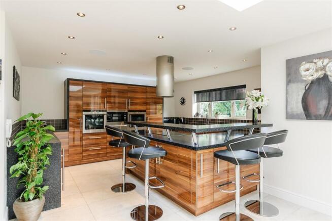 8263812-interior16-p