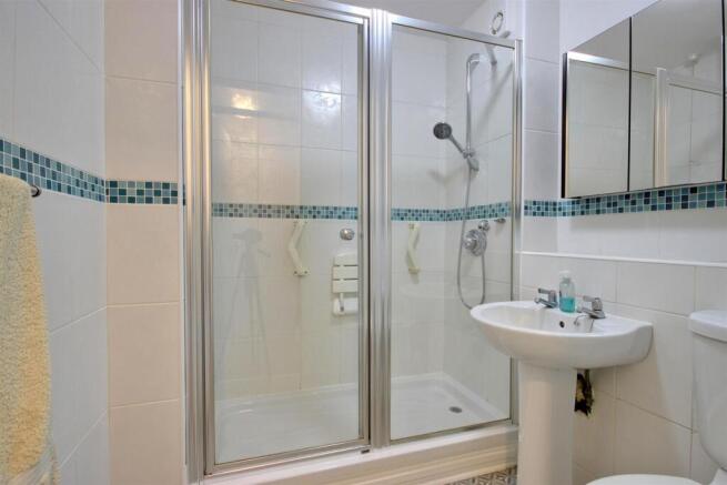 2 bed Flat for sale Image 10