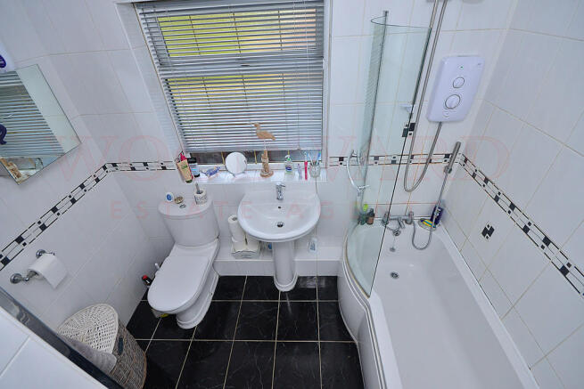 Family Bathroom/W...