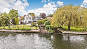 Inglewood, Fishery Road, Maidenhead SL6 1UN