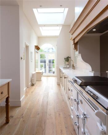 6 bed End of Terrace to rent Image 12