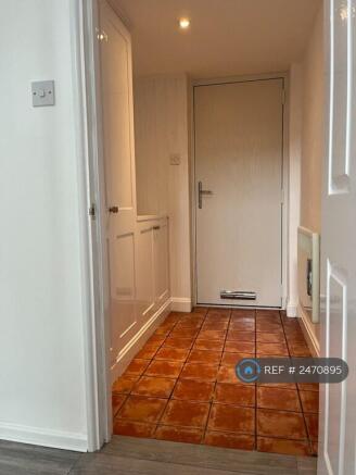 Entrance Lobby & Cupboards