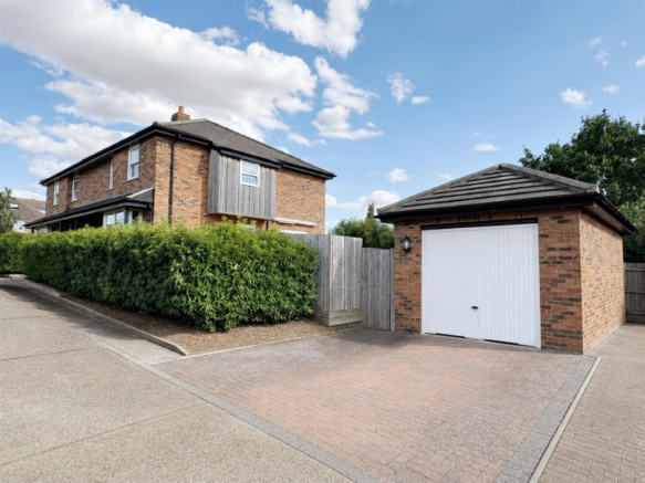 32B Dean Road, Hillmorton