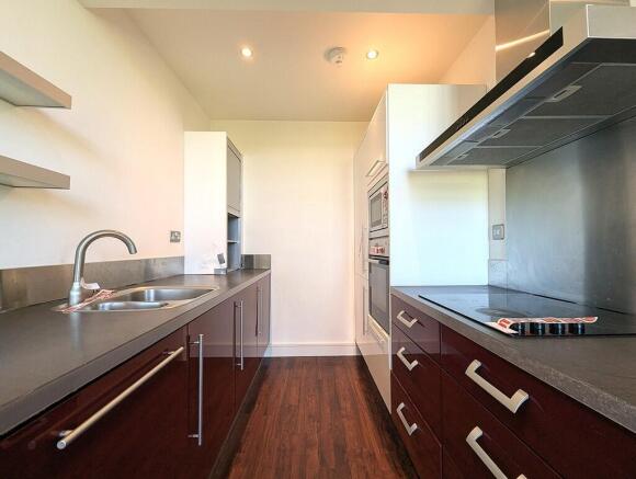2 bed Apartment for sale Image 3