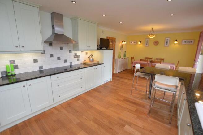 Dining kitchen