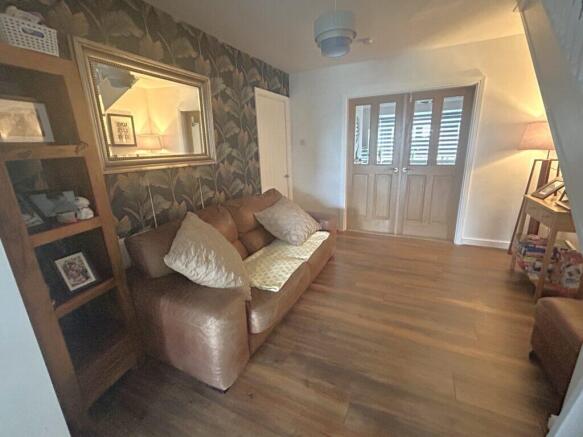 4 bed Semi-Detached Bungalow for sale Image 7