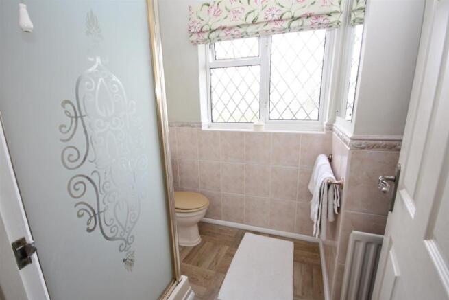 SHOWER ROOM