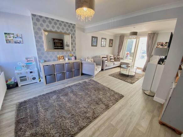 Lounge/Dining Room