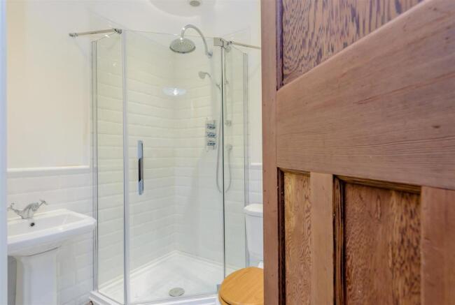 8364306-interior17.jpg
