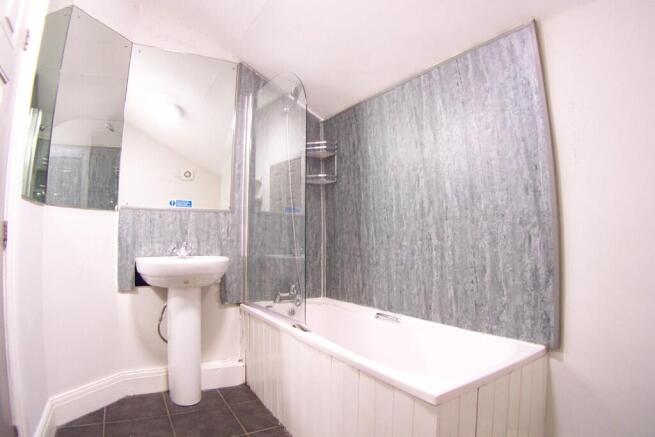 6 bed Terraced to rent Image 5