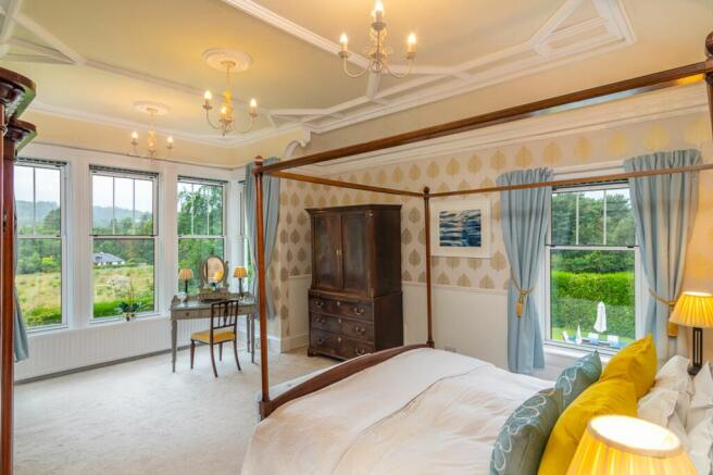 Principal bedroom
