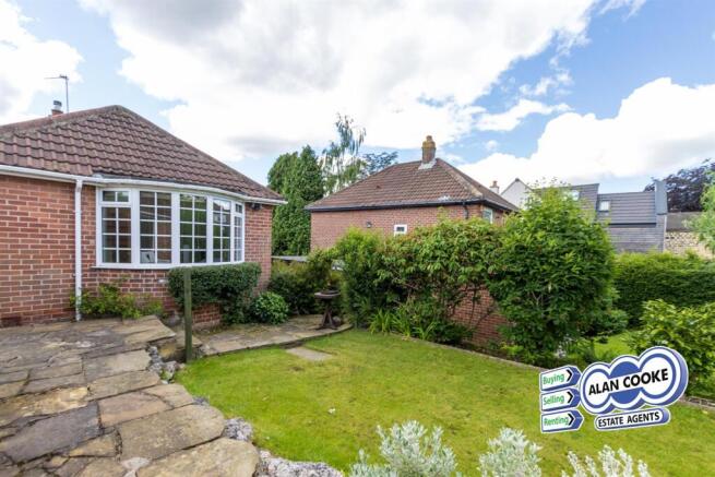 2 bed Detached Bungalow for sale Image 9