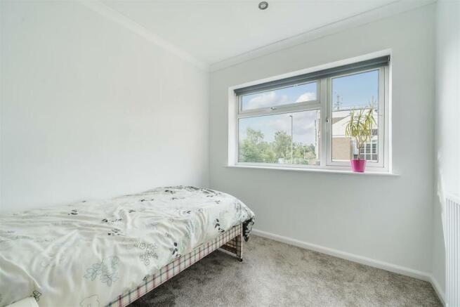 86 The Sale, Daventry