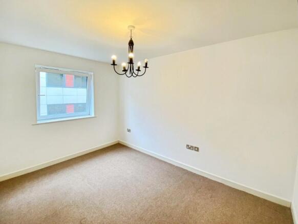 2 bed Flat to rent Image 8