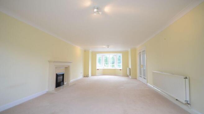 3 Sitting room.JPG
