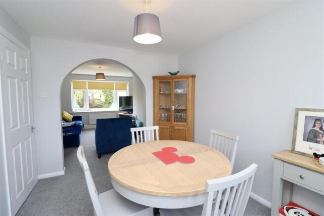 4 bed Semi-Detached for sale Image 6
