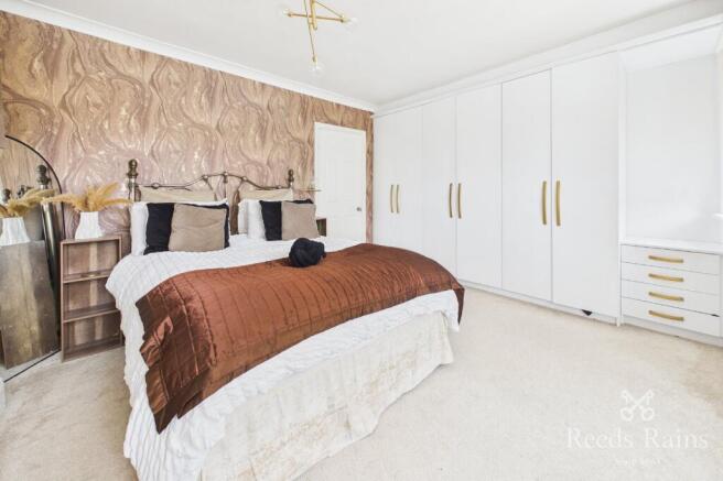 3 bed Semi-Detached for sale Image 8