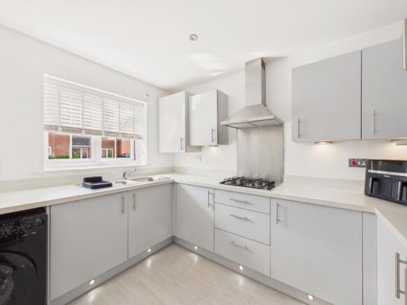 3 bed Semi-Detached for sale Image 11