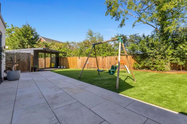Rosegarth Place, Wilmslow, SK9 photo 4