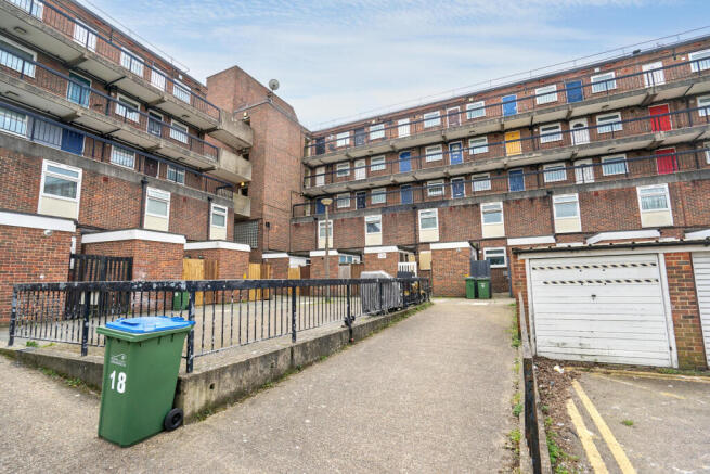 Flat 3, Gavin House, 25 Plumstead High Street, London SE18 1SP
