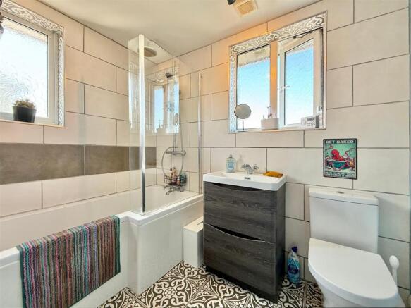 Bathroom.JPG