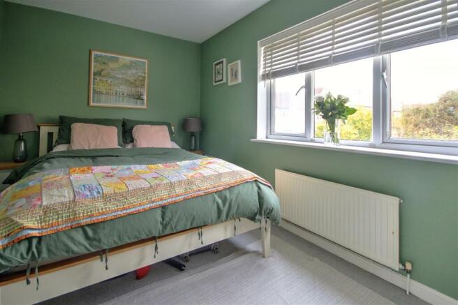 Bedroom 1.jpg