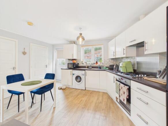2 bed Semi-Detached for sale Image 4