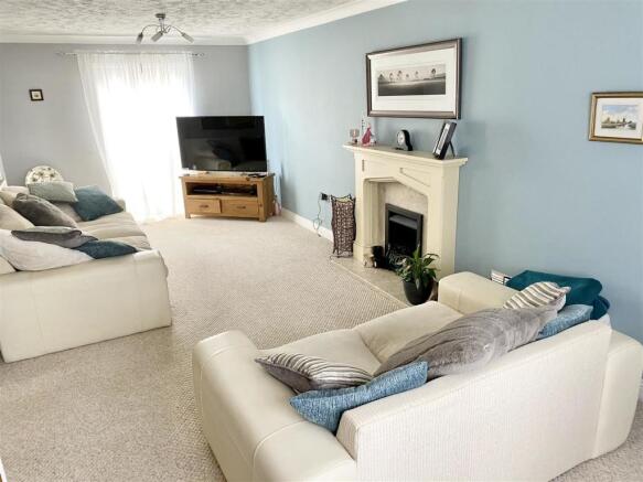 Dual Aspect Lounge