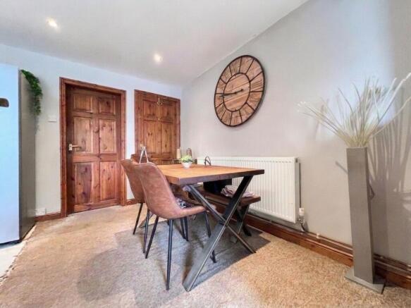 3 bed Terraced to rent Image 7