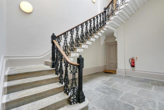 2 bed Apartment for sale Image 10