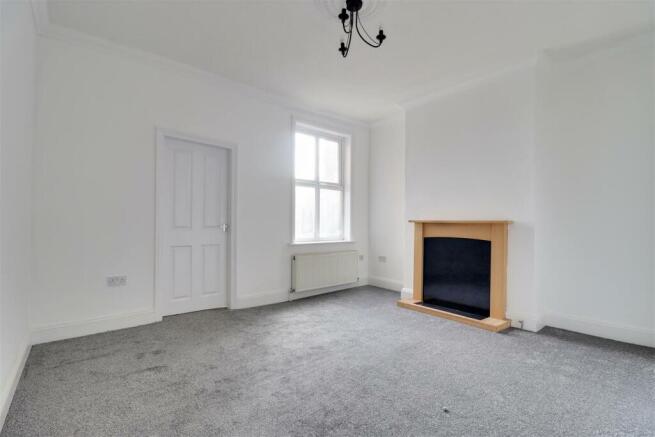DINING / SITTING ROOM