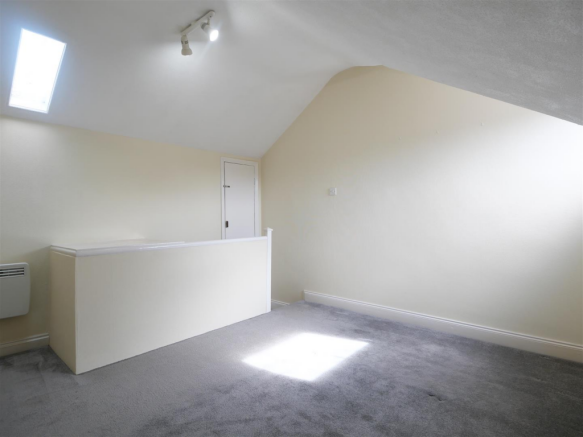 3 bed Terraced for sale Image 12