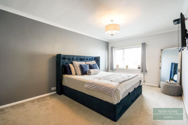 4 bed Semi-Detached for sale Image 9