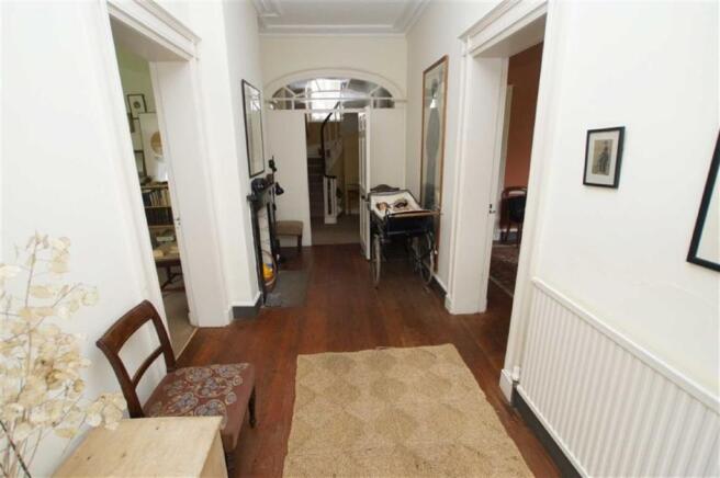 Spacious Entrance Ha