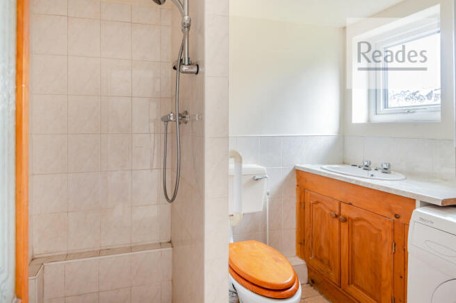 D/stairs shower