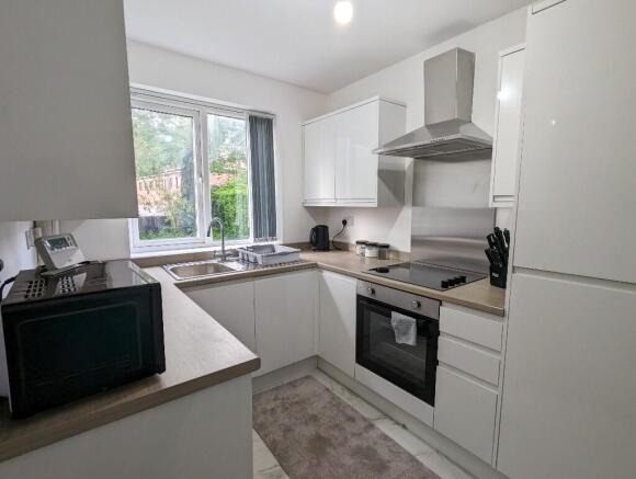 2 bed Semi-Detached to rent Image 5