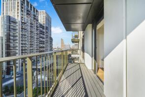 15, 50 Kite House, Meyrick Road, London SW11 2NJ