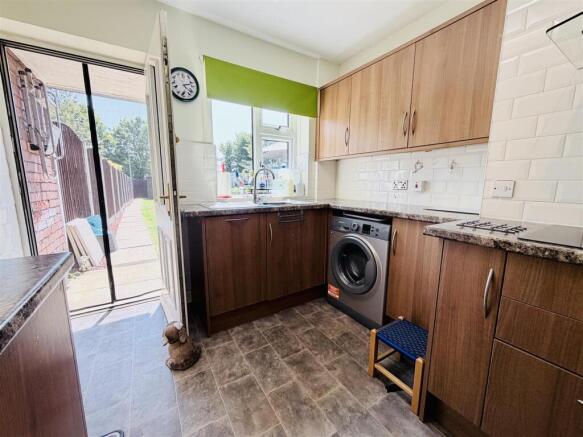 3 bed Terraced for sale Image 7