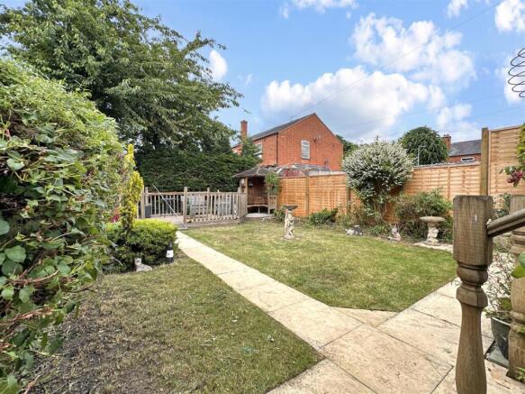 Lovely Private Garden 799