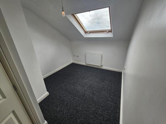 2 bed Flat to rent Image 6