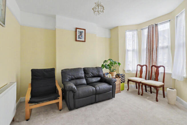bay fronted lounge